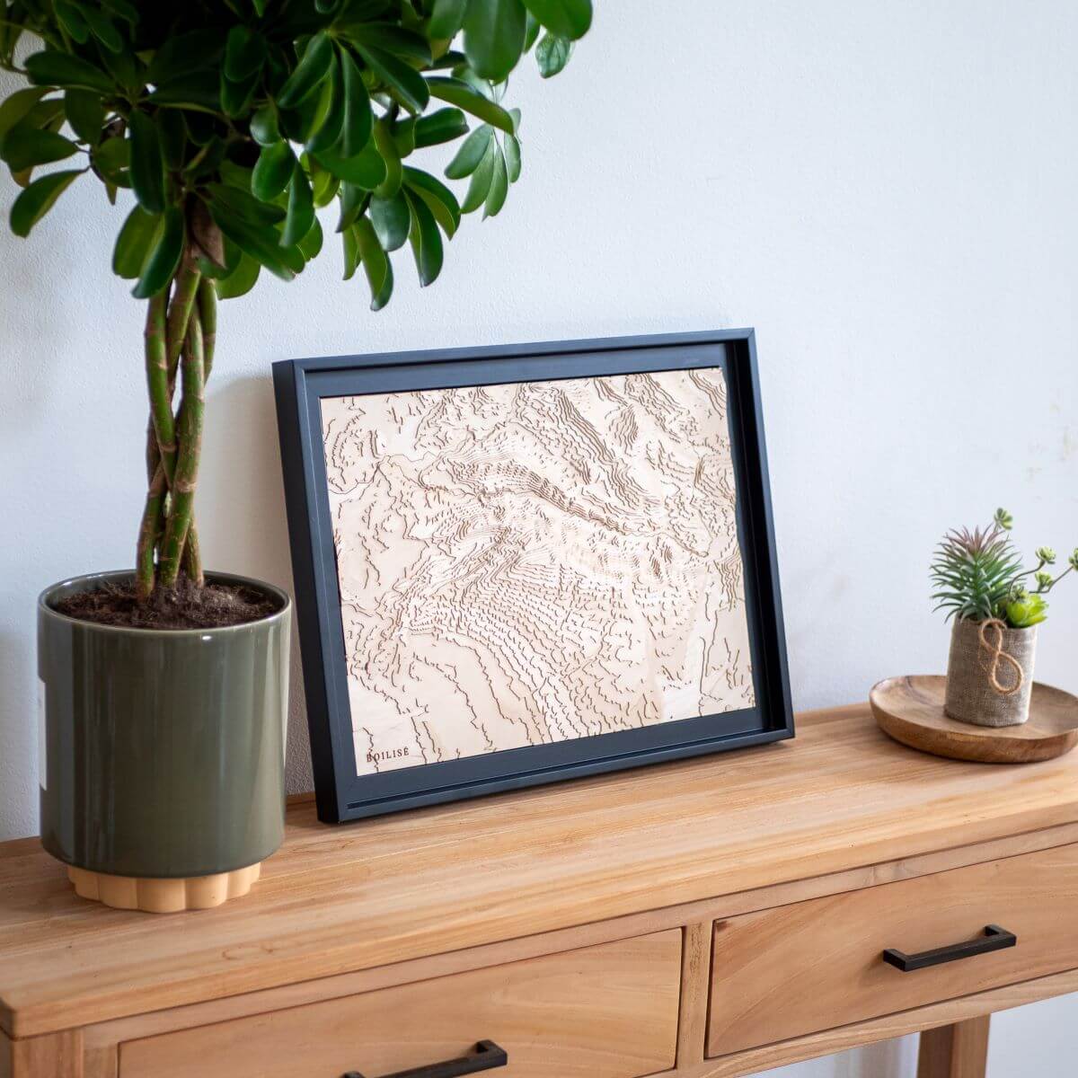 Déco naturelle avec la carte du mont Ventoux fabriquée en France de manière artisanale