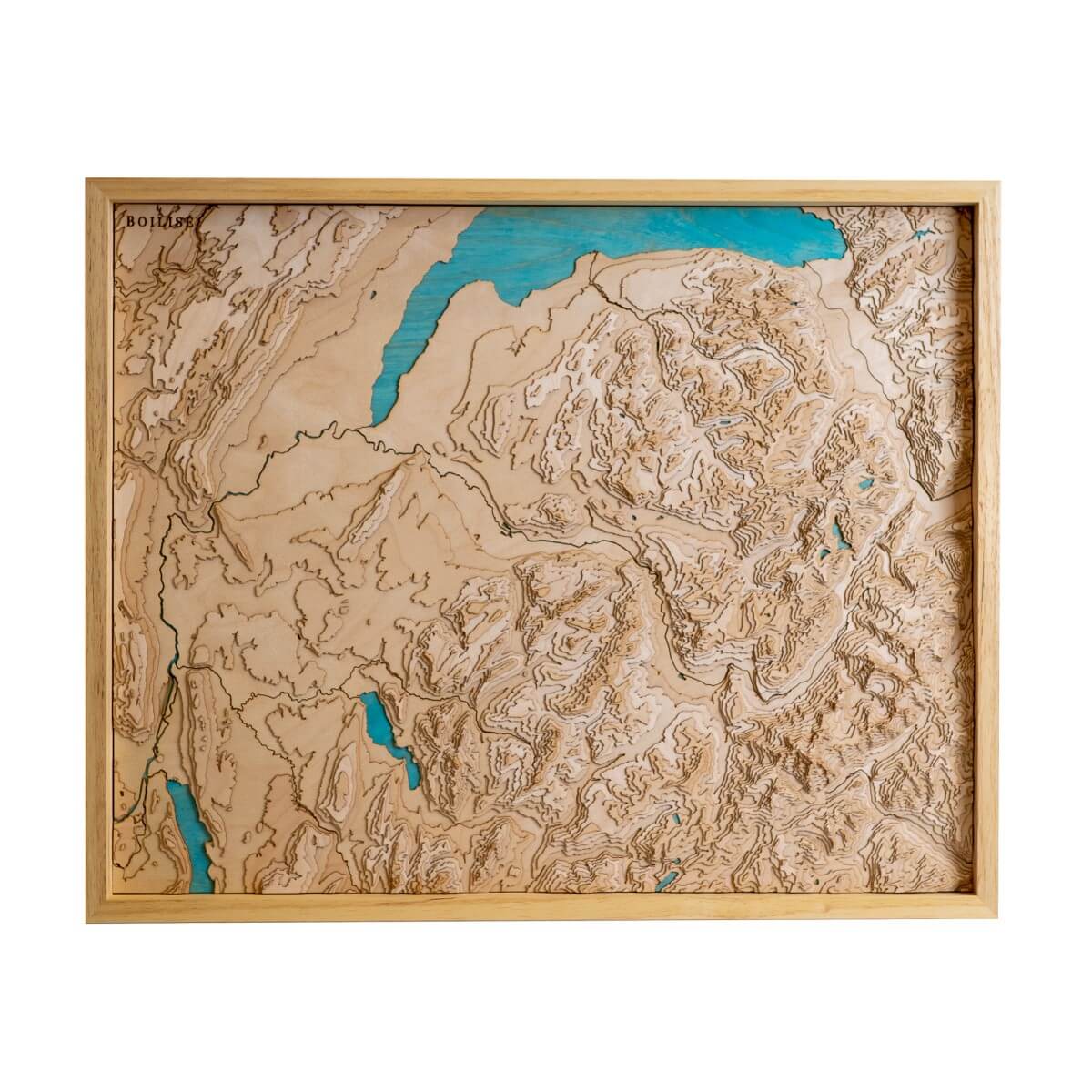 Carte de la Haute-Savoie en bois avec eau turquoise
